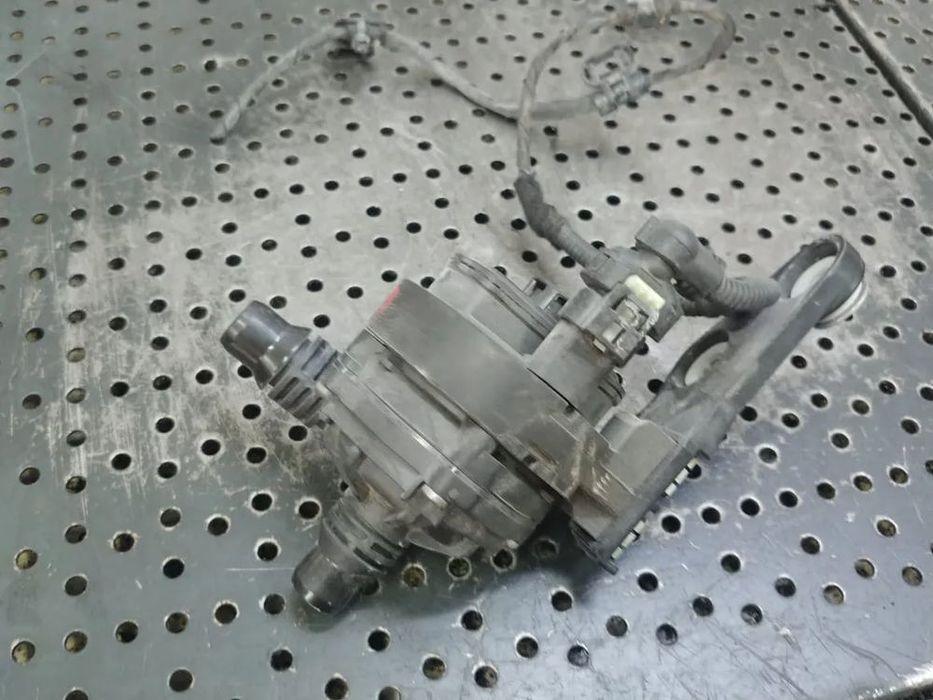 pompa auxiliara apa 2.0 d bmw x3 g01  847482002
