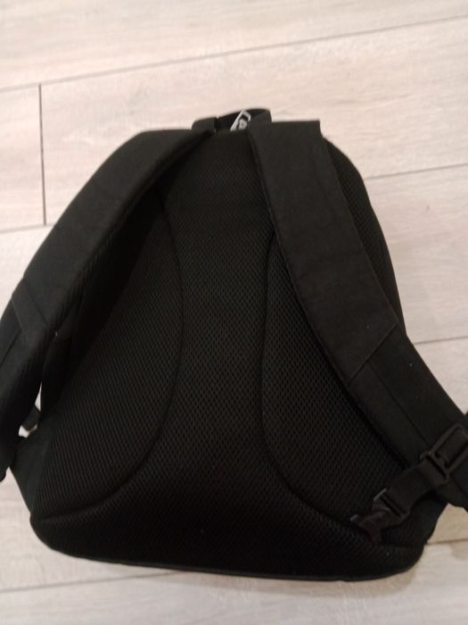Рюкзак черный, вместительный
