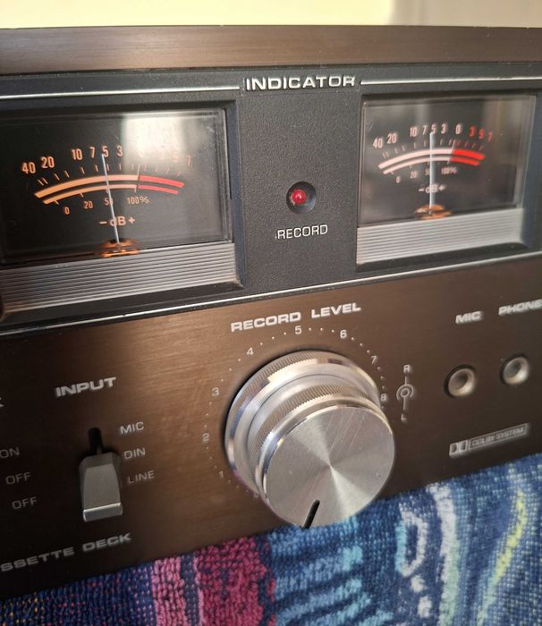 Касетен дек DUAL C810