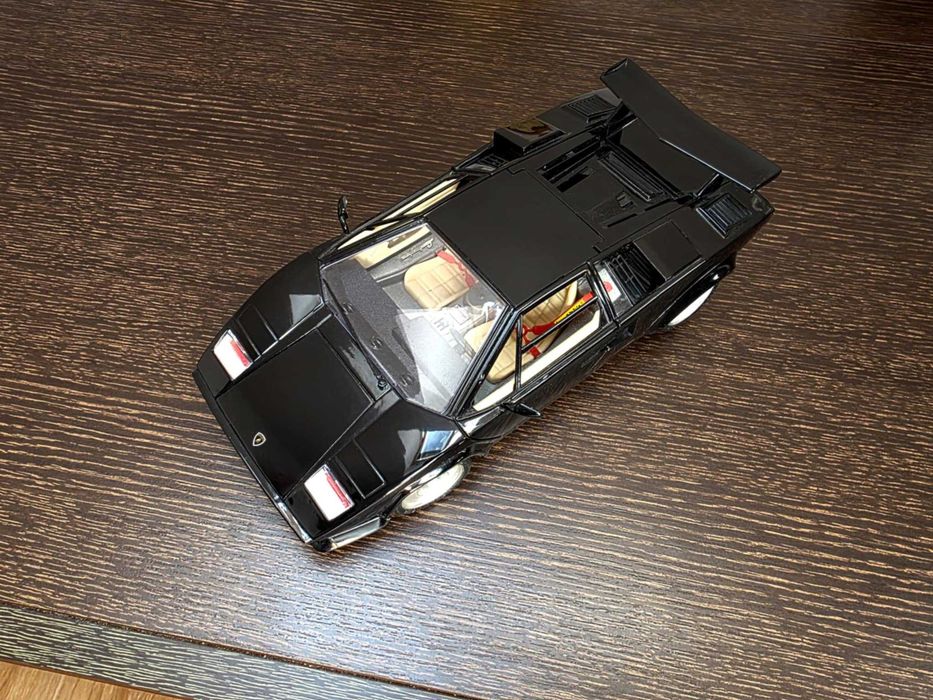 Продавам модели 1:18 и 1:24 цени от 35 до 80лв