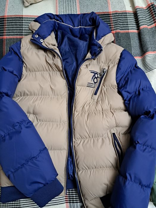 Куртка осенняя молодёжная,с капюшоном.