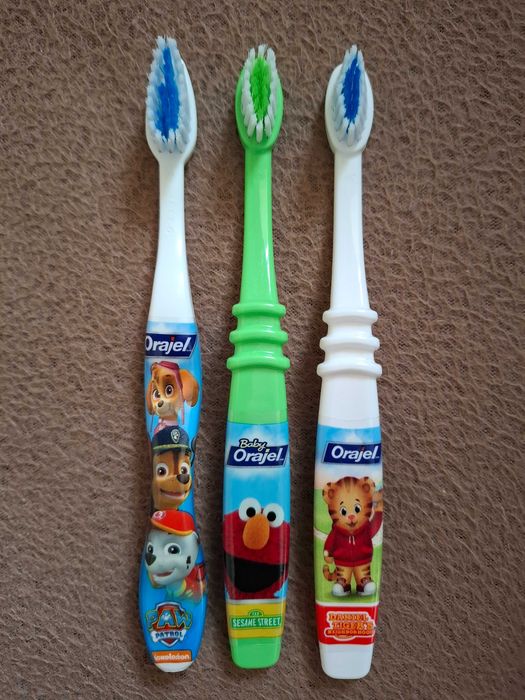 Детски Четки за зъби, Петс патрул, Колички, Барби,Мечета, Батман и др.