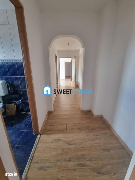 Apartament cu trei camere zona centrala