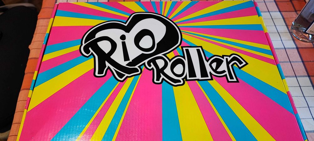 КЪНКИ с четири колела-RETRO ROLLER SKATES /Нови/