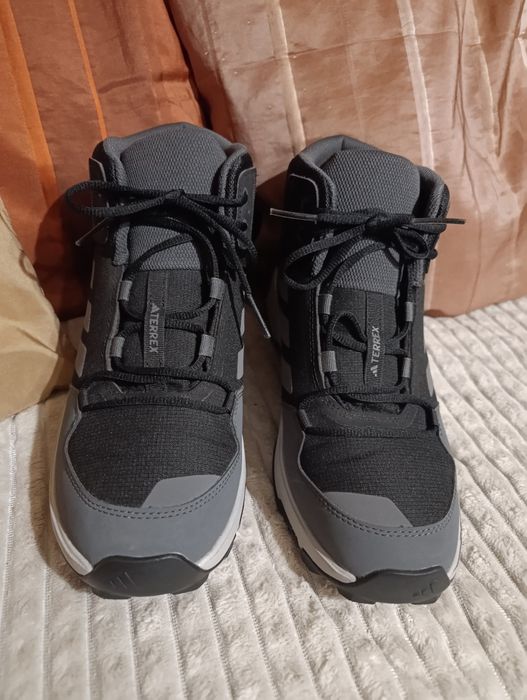 N.38 Туристически обувки Adidas Terrex супер запазени