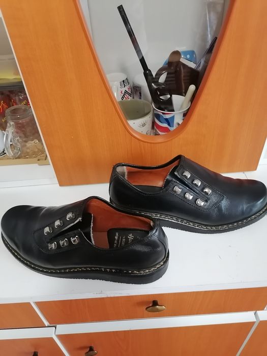 Pantofi de piele (mărimea 40)