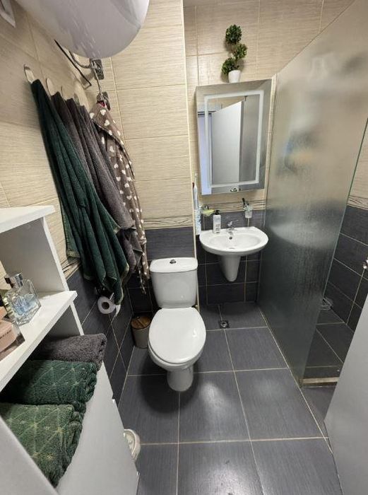 Дава се под наем Двустаен апартамент в к.к. Св.Св. Константин и Елена - 75 кв.м за 700 € - Снимка #4