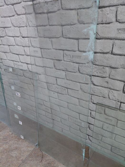 Продам  стекло.  Цена  договорная