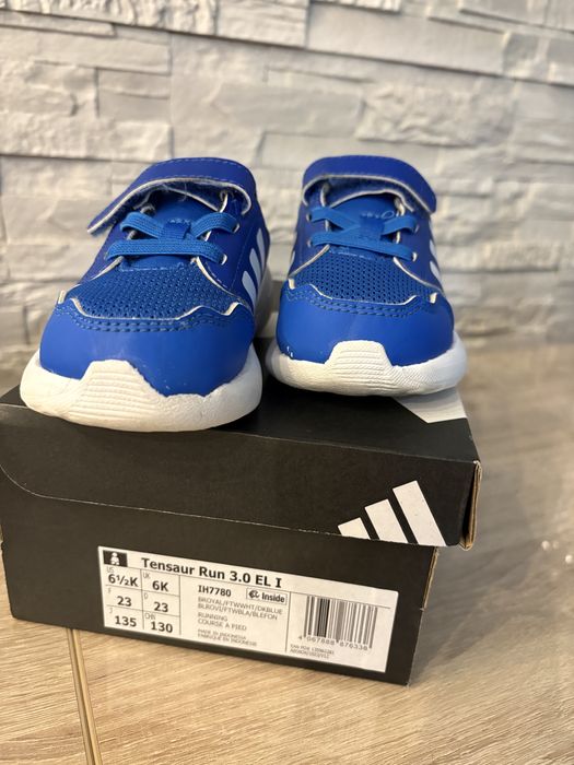 Adidasi Adidas marimea 23