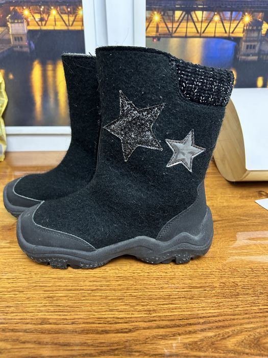 Продам зимние детские  валенки