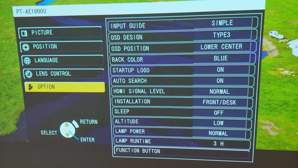 Videoproiector Panasonic Cinema Full HD, lampa noua