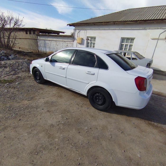 Holati yaxshi 2011 Lasetti