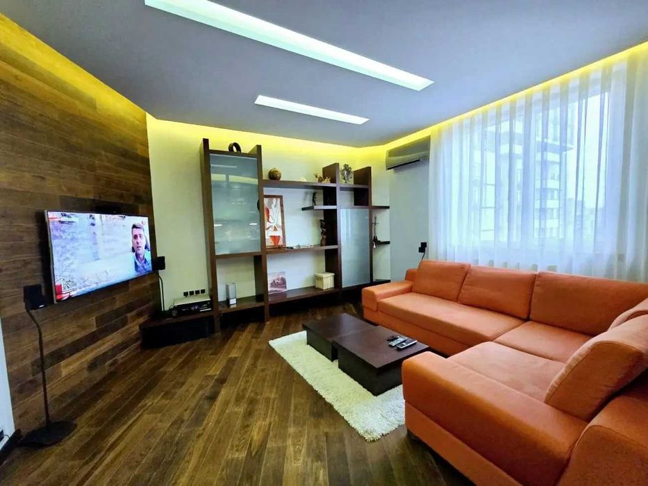 Тристаен имот в кв.Витоша