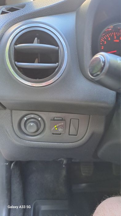 DACIA Logan 2013 — imagine 4