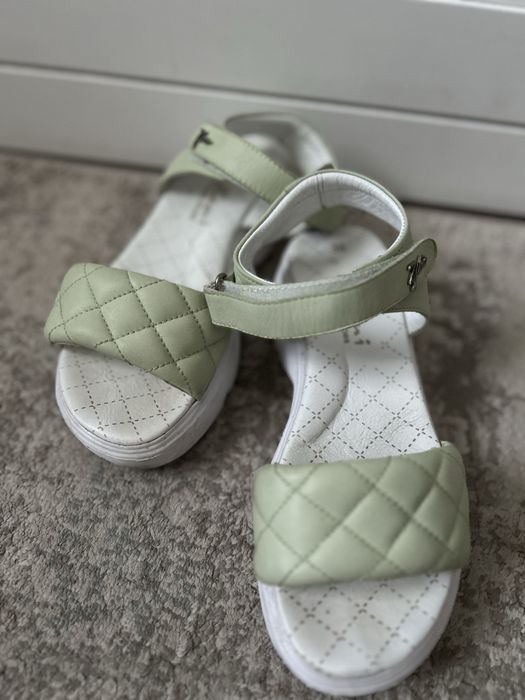 Летние босоножки(36р)