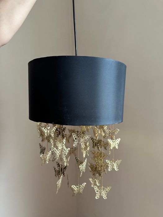 Люстра с бабочками