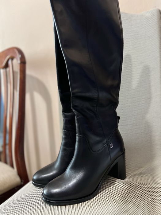 Продам кож.сапоги Basconi(ориг)