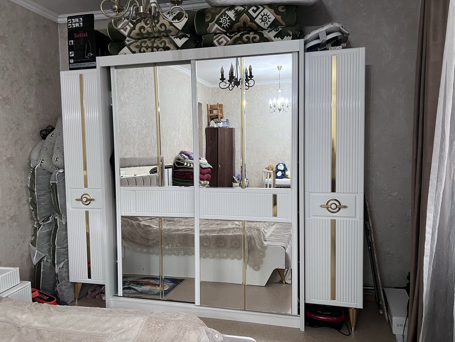 Продаю спальную мебель