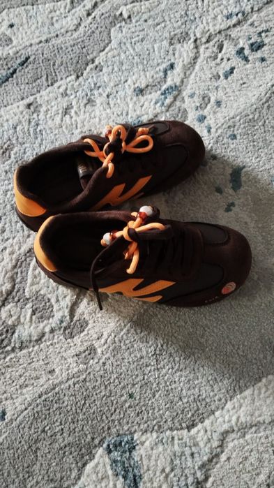 Продадим подростковую обувь