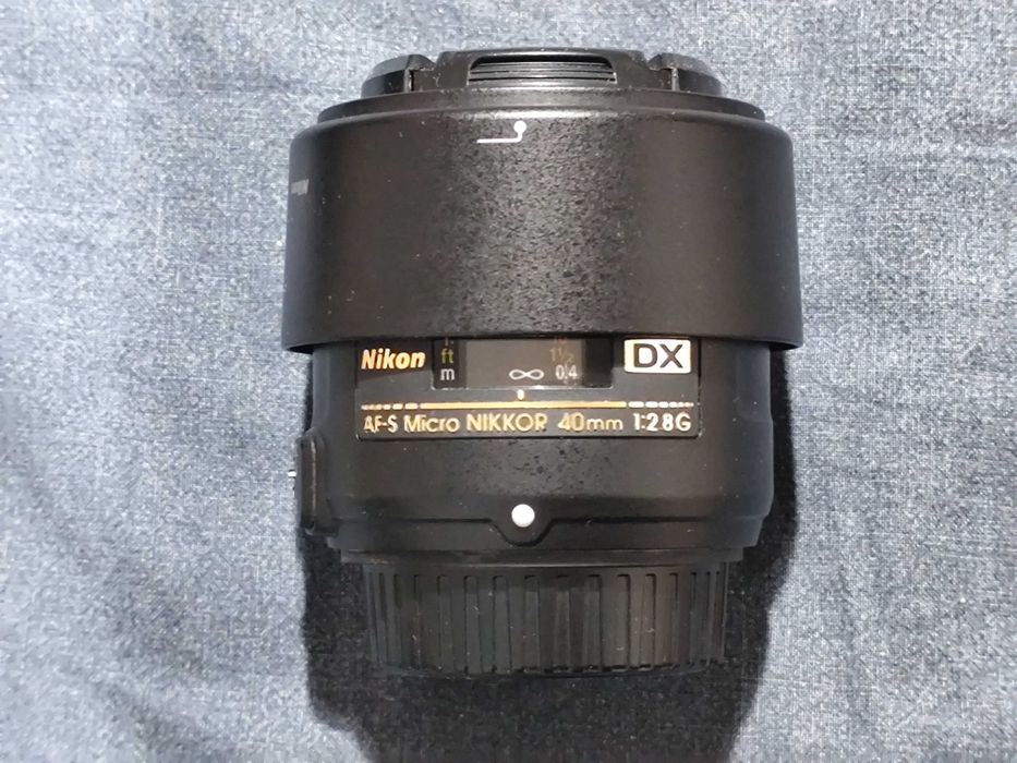 Фотоапарат „Nikon“ с три обектива