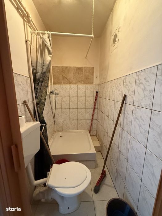 Apartament cu o camera, 16 mp utili, etajul 3, mobilat - Buziasului