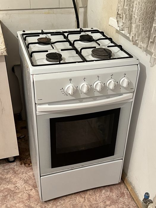 Продам газ плиту