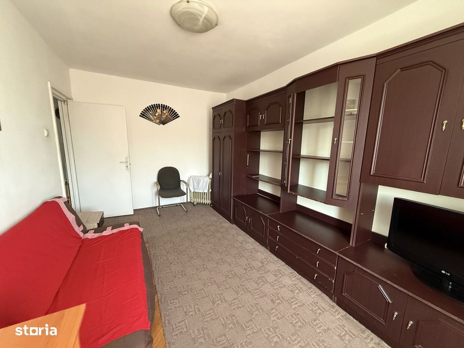 Apartament cu o camera, etaj 3, bloc izolat - Olimpia Stadion