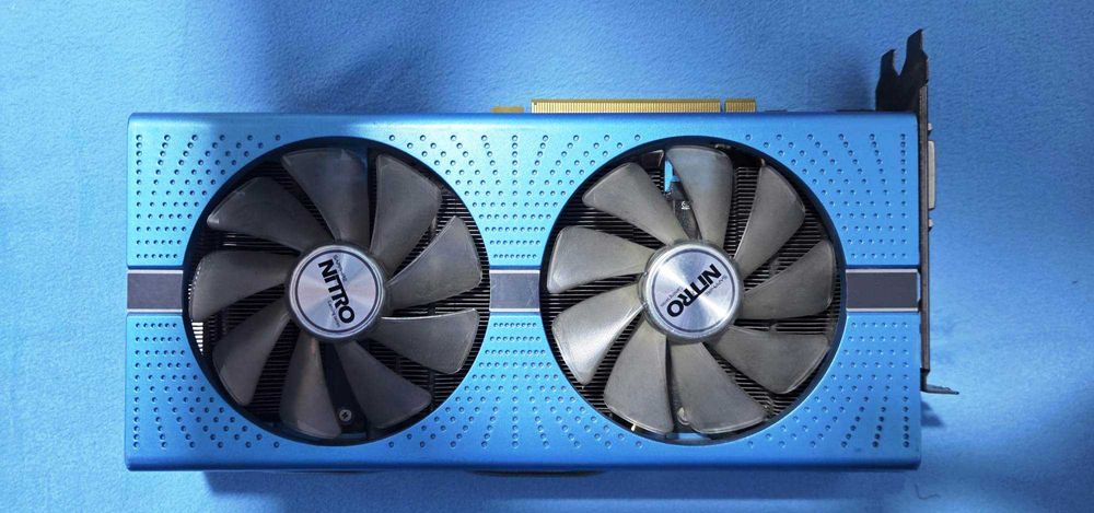 kit placa video Sapphire Radeon RX 580 NITRO+ Special Edition  si Sursa PC, YANX, 80 PLUS Bronze, 700W