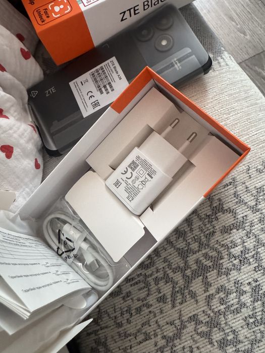 Продам новый телефон