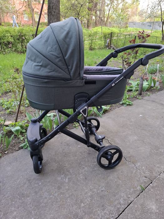 Vând cărucior Adamex  Dark Green 98 3 in 1 perfect functional( scoica landou si parte sport)