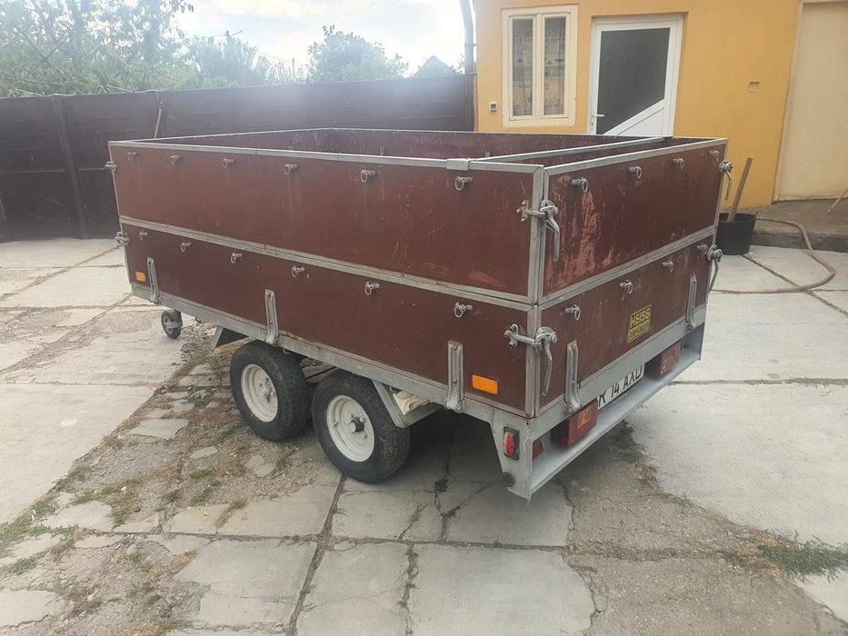 Vând remorca  dublu ax