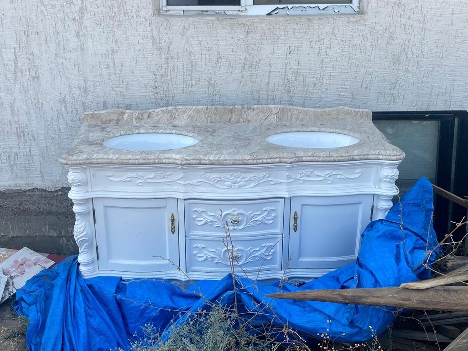 Раковина с зеркалом