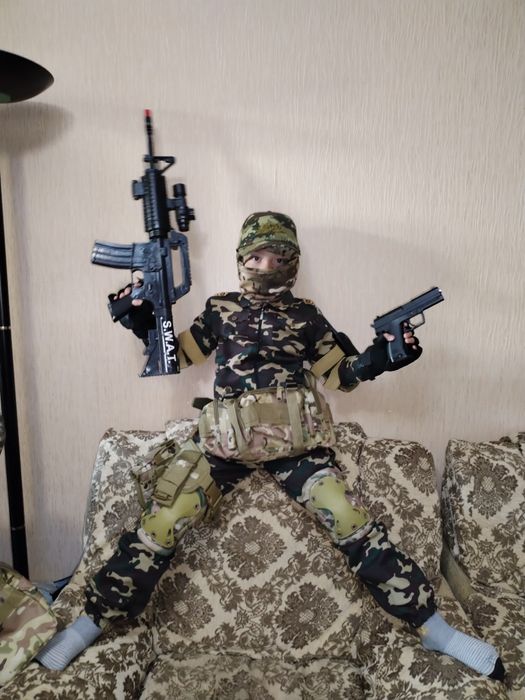 Аксессуары и наряды для юных гаишников, военных