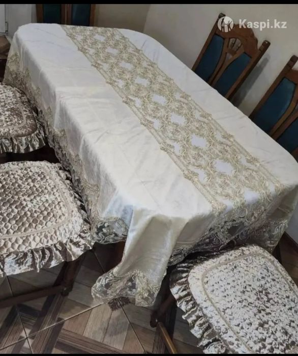 Велюровая скатерть на стол