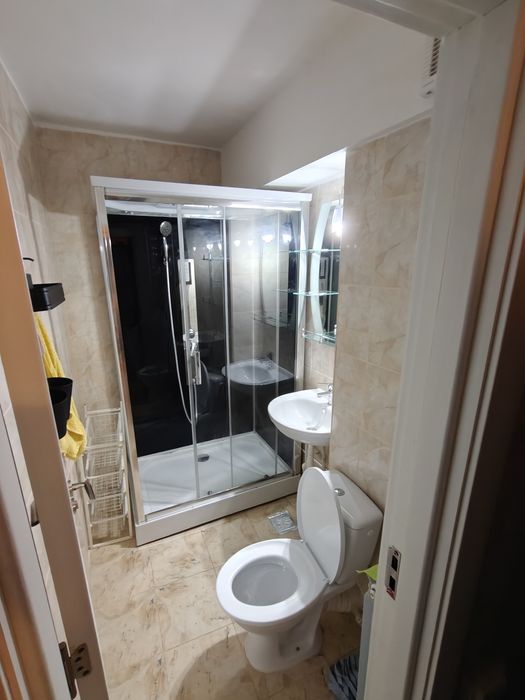 Inchiriez apartament 3 camere zona Pd Ros