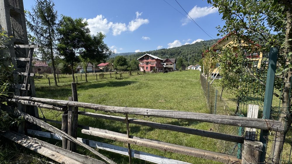 Vand teren intravilan  (Moisei)