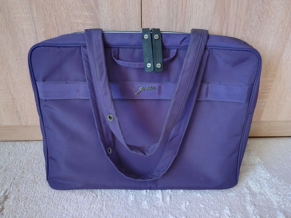 Чанта за лаптоп марка Golla