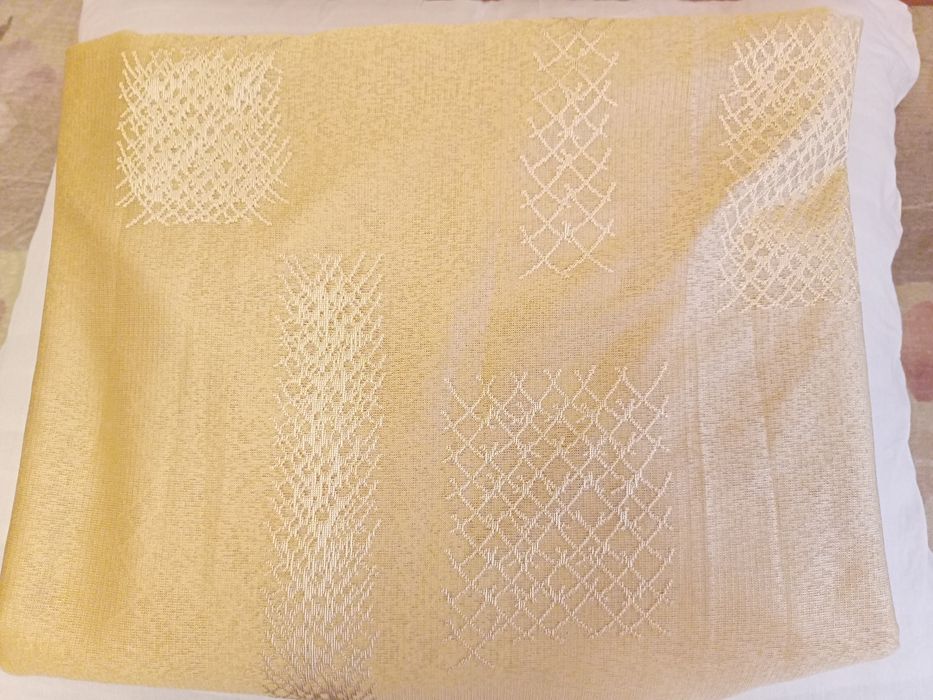 Тюль бежевого цвета