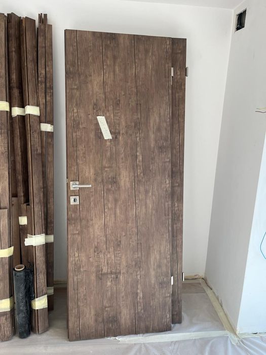 Am 5 Usi de interior