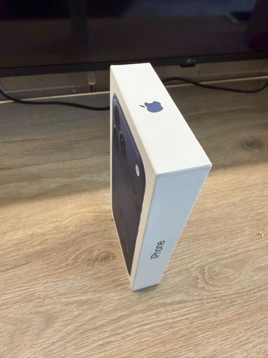 iPhone 17 Pro Max 256GB / Midnight Blue