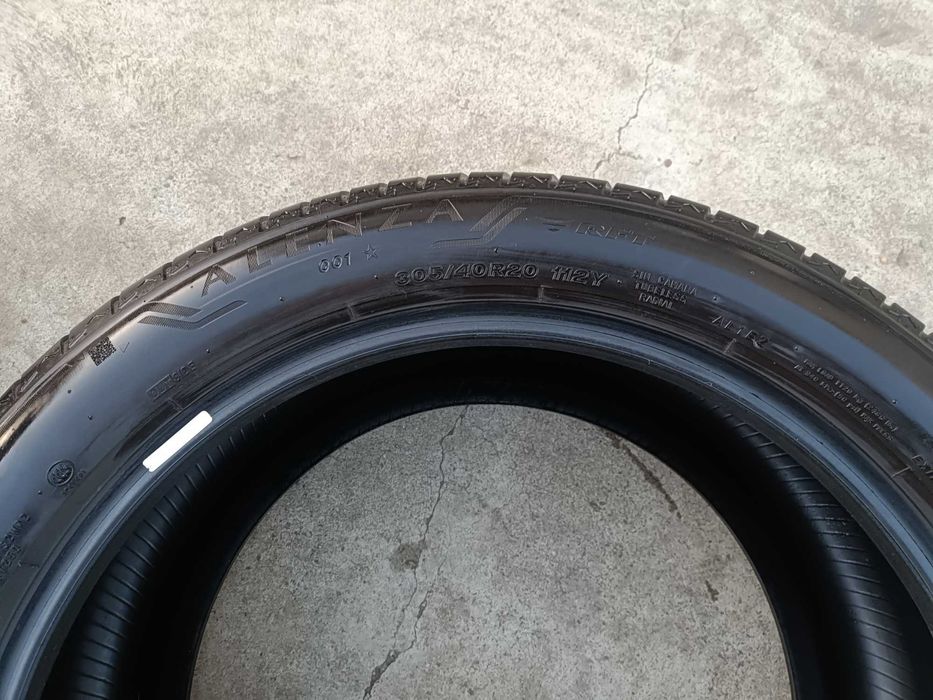 Doaua anvelope de vara 305 40 20 bridgestone alenza 001 run flat