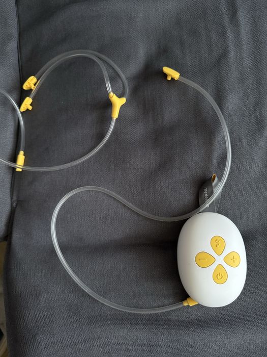 Помпа Medela Hands free Solo с две чашки