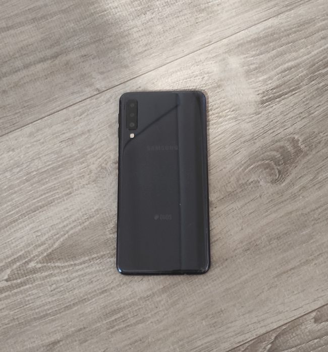 Като нов  Samsung Galaxy A7 2018 4/64 GB Black + бързо зарядно