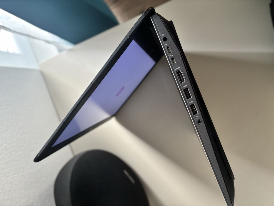 Lapotp Workstation/Gaming• i7-6820HQ• 16gb ram• Nvidia 4Gb dedicat•