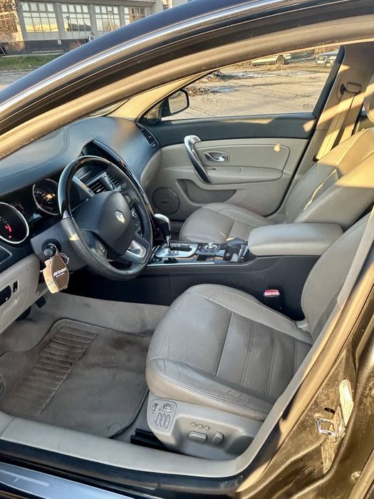 Renault Latitude Initiale Paris