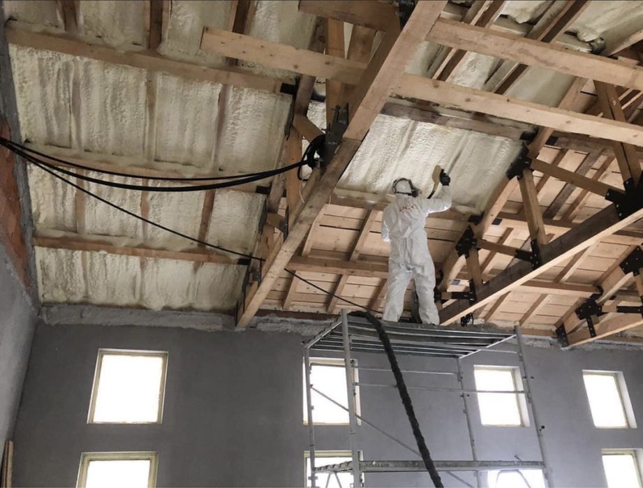 Izolatii cu Spuma Poliuretanica