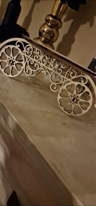 Realizam ceasuri,brelocuri,bijuterii din lemn personalizate