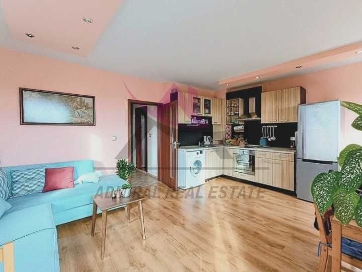 Тристаен -обзаведен-Бриз