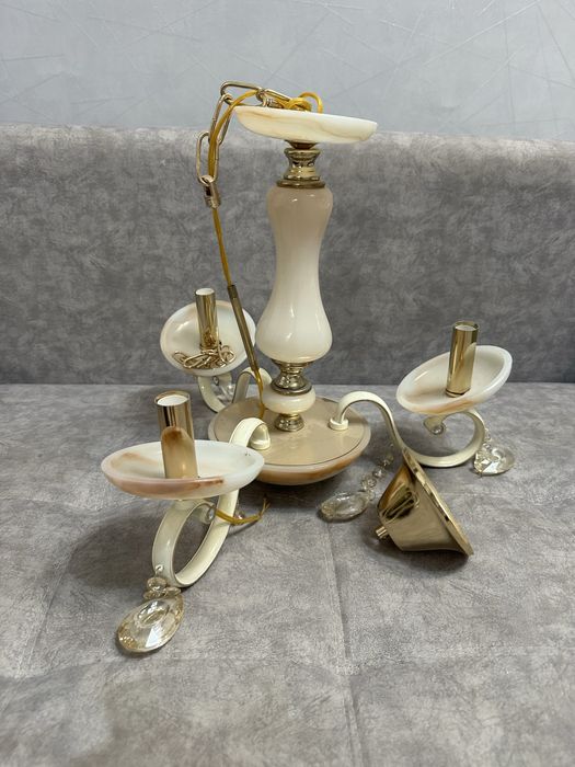 Продается люстра