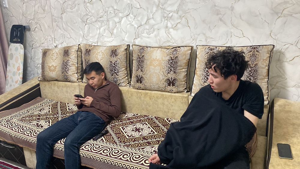 Продается диван в хорошем состоянии